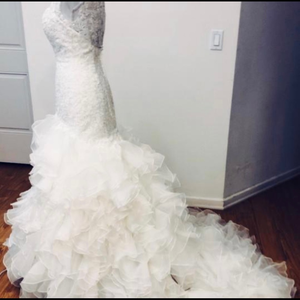 Wedding Dress - Picture 3 of 8
